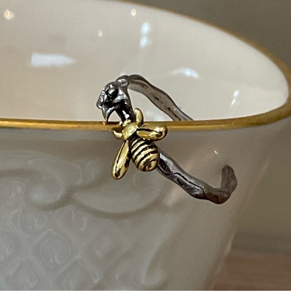 New Two Tone 925 Silver Plated Fun Vintage Style Carved Bumble Bee & Flower Ring - Picture 5 of 10